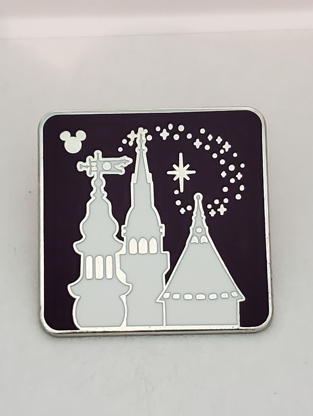 Disney Pin Trading Shanghai Disney Resort Fantasyland Castle Hidden Mickey Pin
